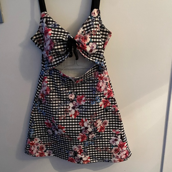 Dress - Picture 4 of 6